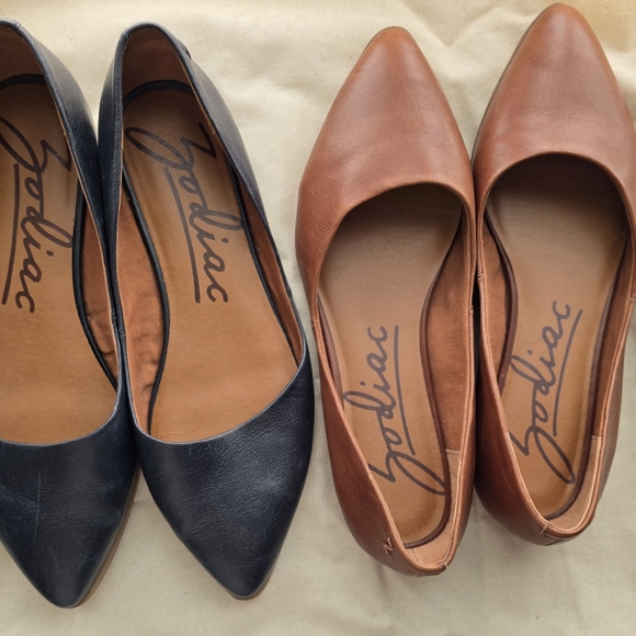 Navy Blue And Tan Pairs of Flats - Picture 1 of 2